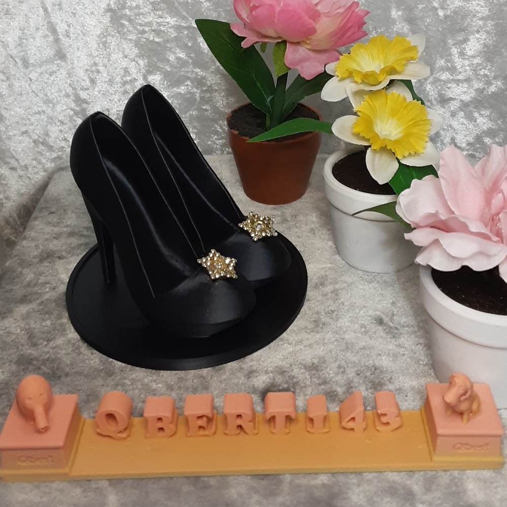 Handmade 3D Printed High Heel Shoe Cell Phone Holder Stand With Rhinestone Bla… - Picture 4 of 7